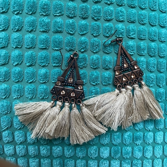 New Boho Triangle Metal Tassel Earrings in Neutral Color - Picture 3 of 4